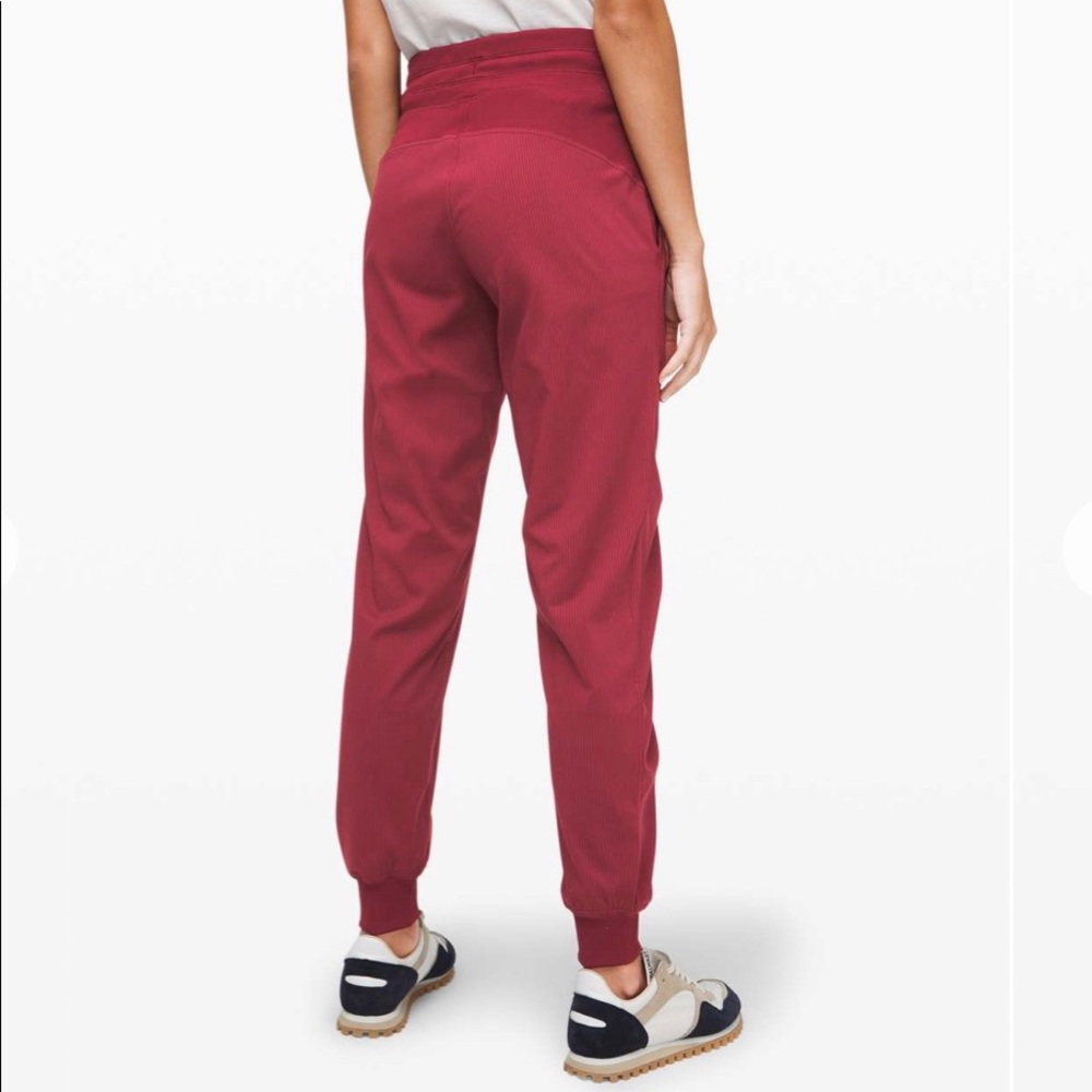 Lululemon Dance Studio Jogger, unlined, Chianti